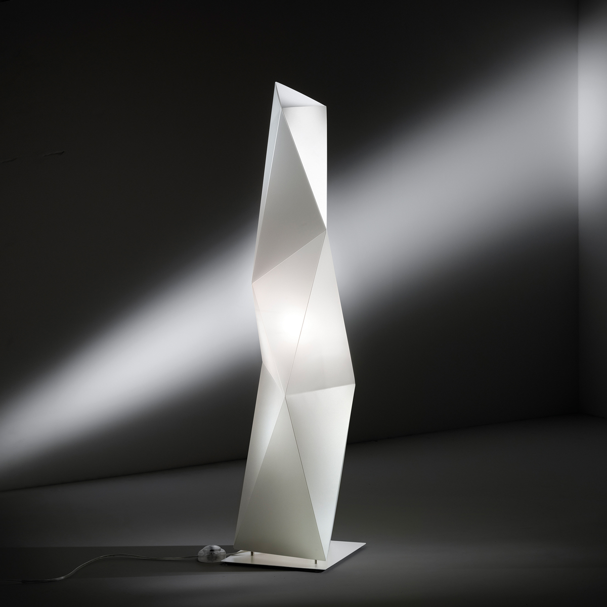 Diamond Medium Table Lamp