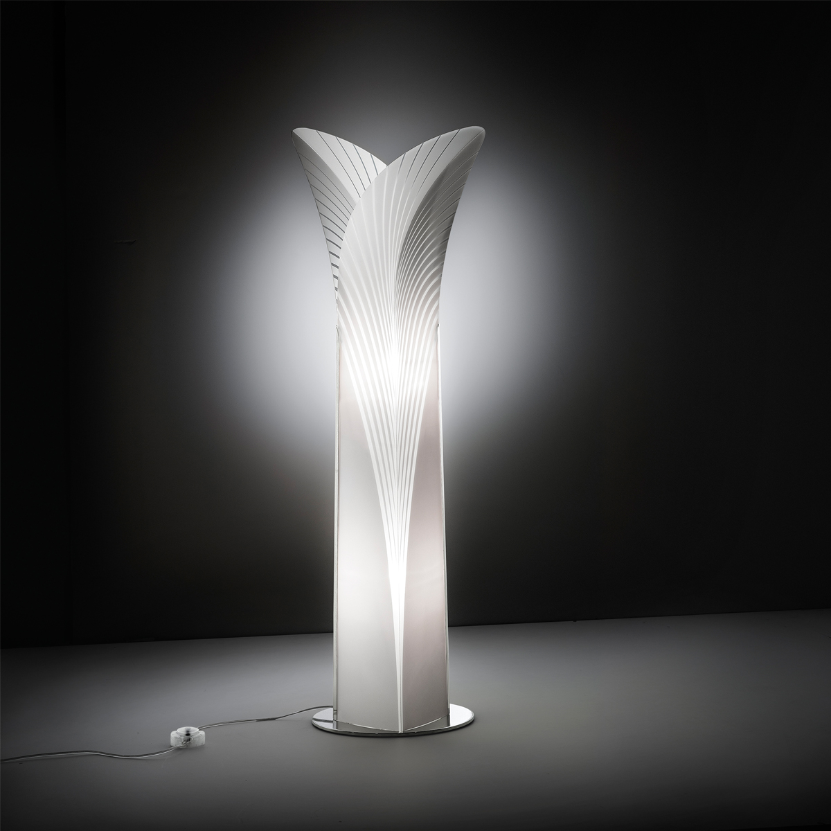 Las Palmas XL Floor Lamp