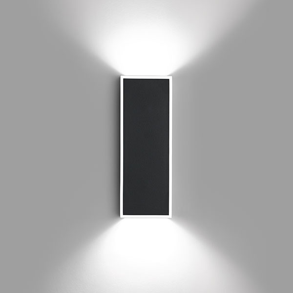 Alpha 7935 Wall Lamp