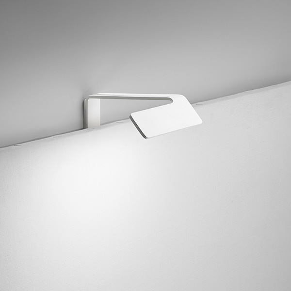 Alpha 7955 Wall Lamp