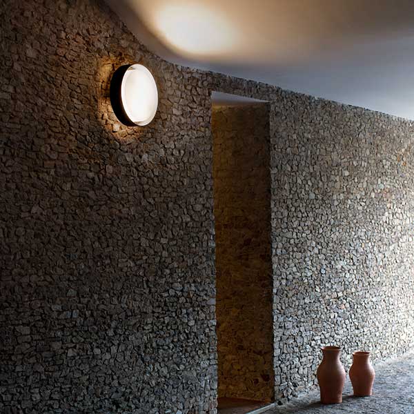 Plaff-On 33 Outdoor Wall Lamp