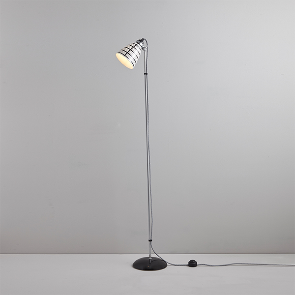 Circle Line Floor Lamp