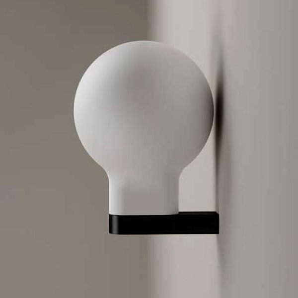 Bold Wall Lamp